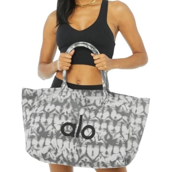 NWT Alo Yoga Iconic Shopper Tote - Picture 1 of 7